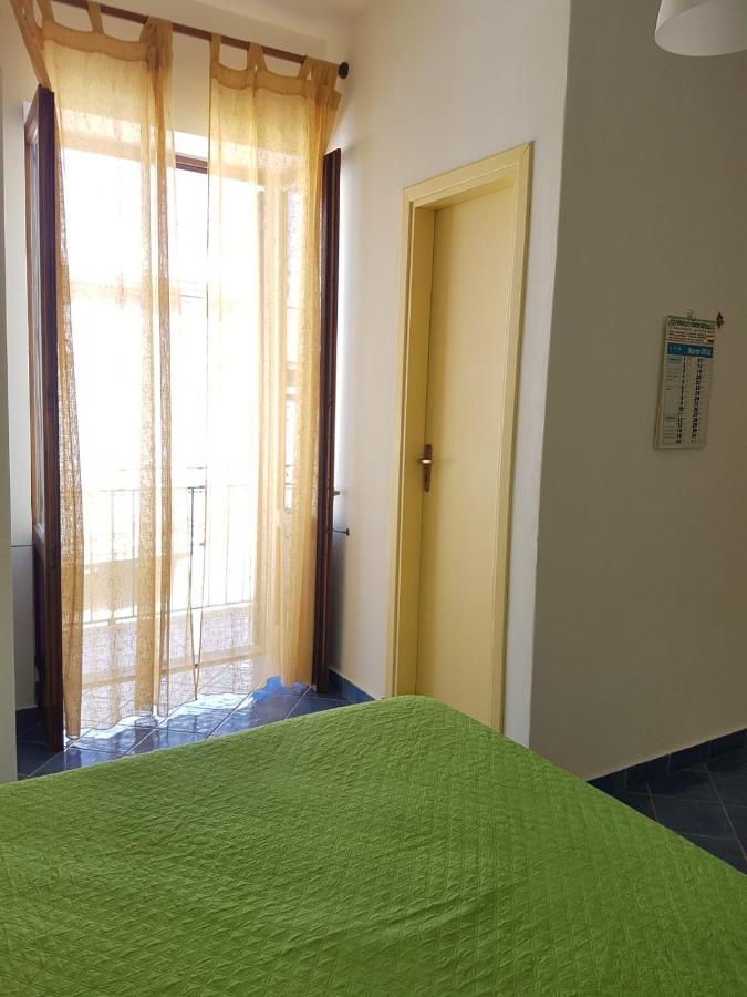 Lipari Centro Storico Flat 7 Min From Port Apartman Kültér fotó