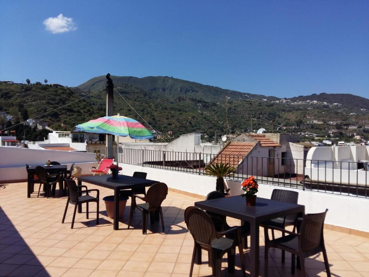 Lipari Centro Storico Flat 7 Min From Port Apartman Kültér fotó